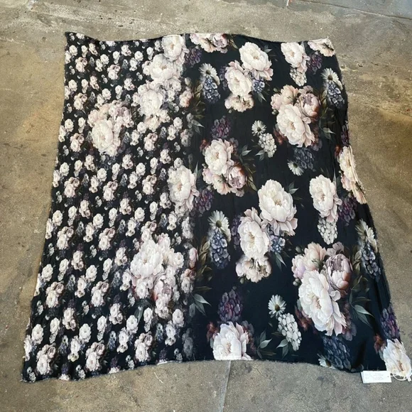 813 Ottotredici Rose Print Scarf - Main Image